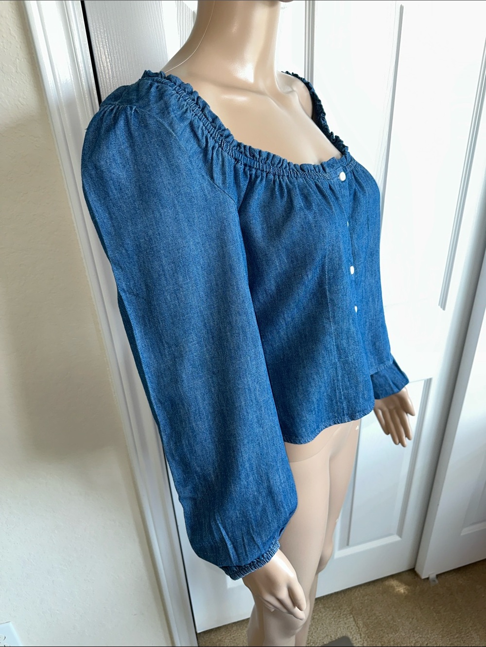 NWT 100% Cotton Old Navy Blue Denim Peasant Button-Front Blouse Size Medium. - Picture 5 of 14
